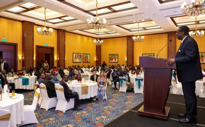 Mudavadi addressing Malava leaders