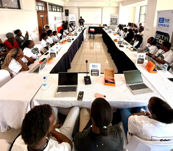 Kenyan Students Build Robots Using Smartphones at CogLabs Workshop Kenyan Students Build Robots Using Smartphones at CogLabs Workshop
