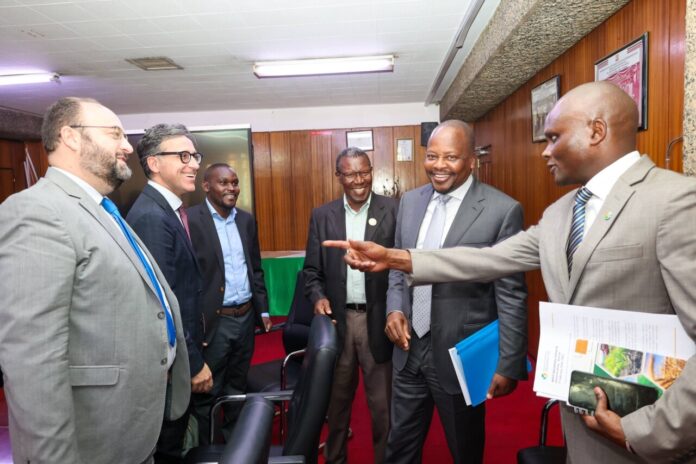 Mutahi Kagwe with KENAFF leaders