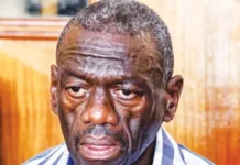 VIDEO: Panic as Kizza Besigye Collapses in Court