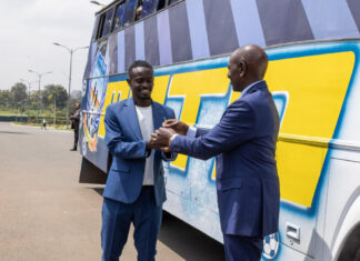 Ruto Hands Migori Youth FC Bus, Reaffirms Support for Youth Talent