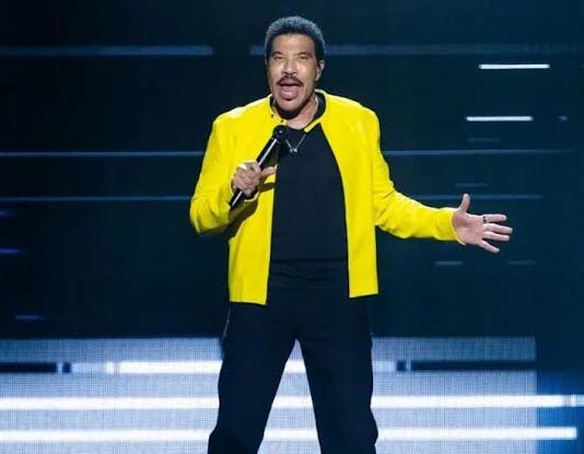 Lionel Richie Hospitalized In ICU After Health Scare During St. Louis Concert